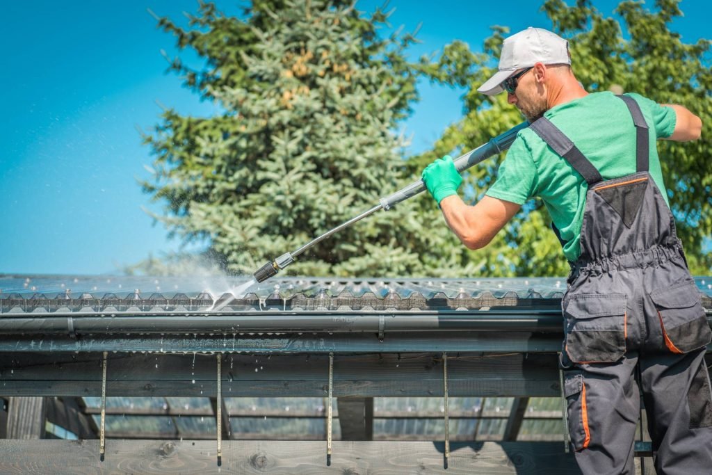 Best Roof Cleaning Services-7